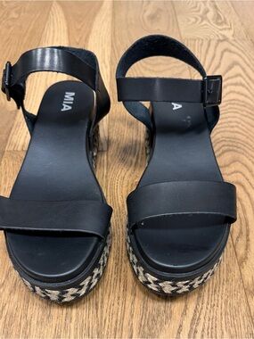 MIA Black Braided Espadrille Platform Sandals